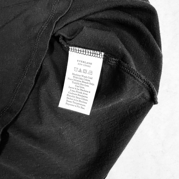 Everlane Organic Cotton V-Neck T-Shirt - Picture 3 of 7